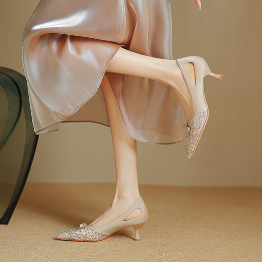 【预售5天】优雅百搭，真皮尖头拼接高跟单鞋HCY&5252 商品图0