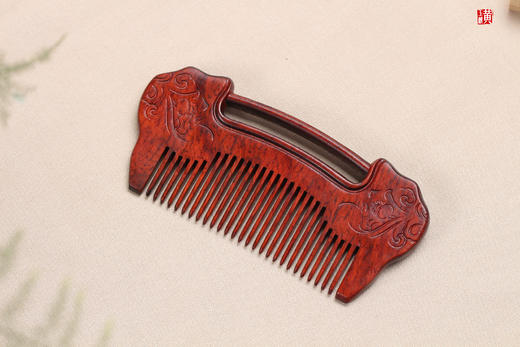 【花开富贵】紫檀木梳配流苏 商品图2