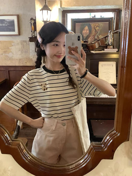 【YW】无忧购韩版百搭条纹小熊刺绣圆领宽松休闲打底上衣0923（截单后7天发货) 商品图0