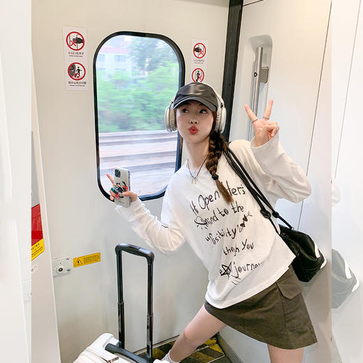 <曾小咸推荐> 【涂鸦少女】涂鸦长袖上衣 商品图3