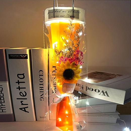 【520情人节！永生创意花束！】母亲节礼物送妈妈玫瑰永生花送同学生日礼物满天星干花束手提袋设计-24XPXH080 商品图1