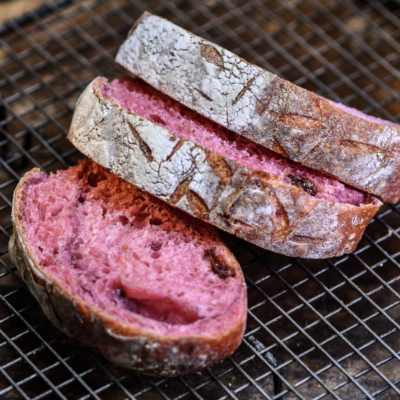 莓果子乡村面包【T65+全麦粉+草莓杨梅汁，鲁邦种天然酵母】