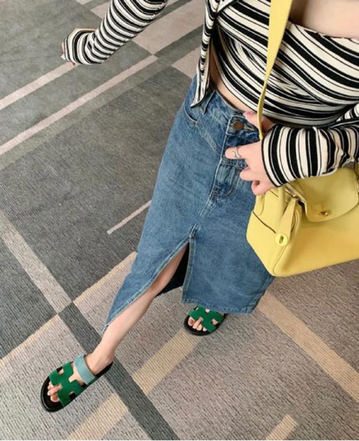 🌿【时尚厚底外穿H二舅拖A17🤤】💜1、鞋垫踩起来软软哒好舒服🔹 ✅ 2、魔术贴可以调整，包容任何脚型 👏 商品图4