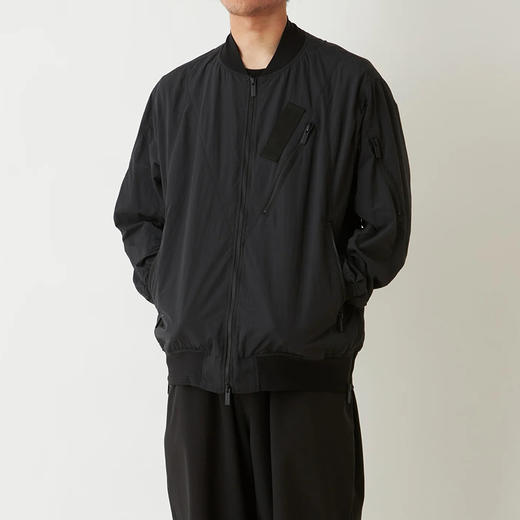 White Mountaineering 白山 MA-1高密度超细尼龙轻量型棒球领夹克 商品图1