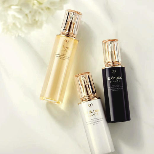 【跨境】CPB基础护理修护乳套装 (精华水(湿润型)170ml+日间防护乳125ml+夜间修护乳125ml)（效期至2028年2月） 商品图2