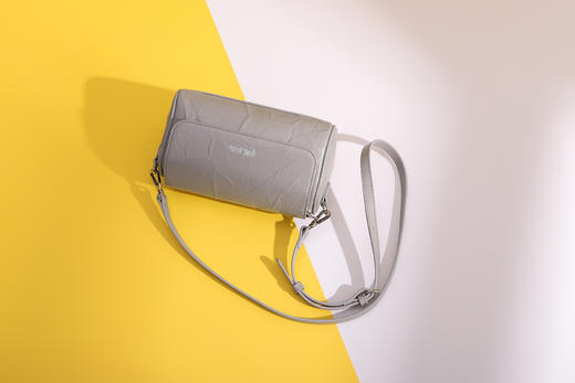 folli follie水波纹褶皱枕头包 商品图5