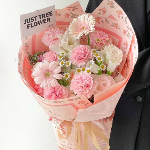 爱的致礼--康乃馨混搭花束 商品图0