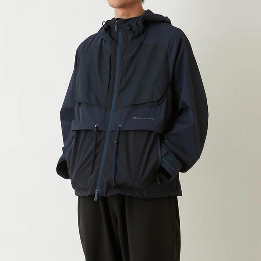 White Mountaineering 白山 高密度伸缩性面料防泼水透湿冲锋衣 商品图1