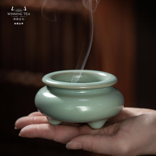 问鼎汝瓷天青平口三足乳炉 商品图1