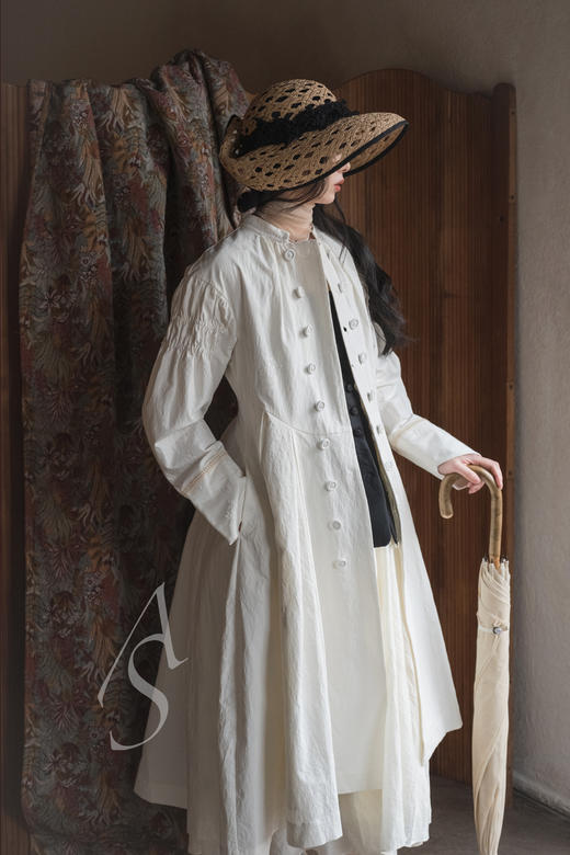 Renlisu  暮白色小立领双排扣长外套 商品图3