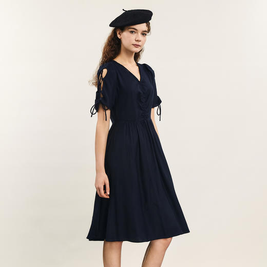 谜底V领连衣裙短袖2024年夏季新品通勤风莱赛尔中长裙子242ML0573 商品图1