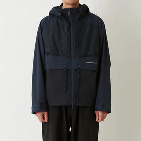 White Mountaineering 白山 高密度伸缩性面料防泼水透湿冲锋衣