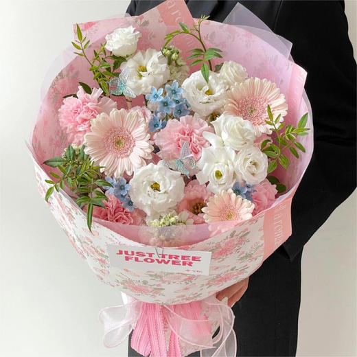 爱的致礼--康乃馨混搭花束 商品图1