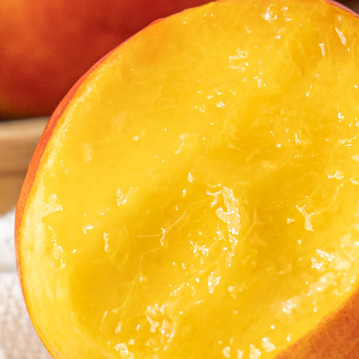 【云南珍珠黄心油桃】个头娇小 软硬两吃 果肉细腻 酸甜爽口 一口尽享汁水充沛的感觉 3种规格任选 商品图8