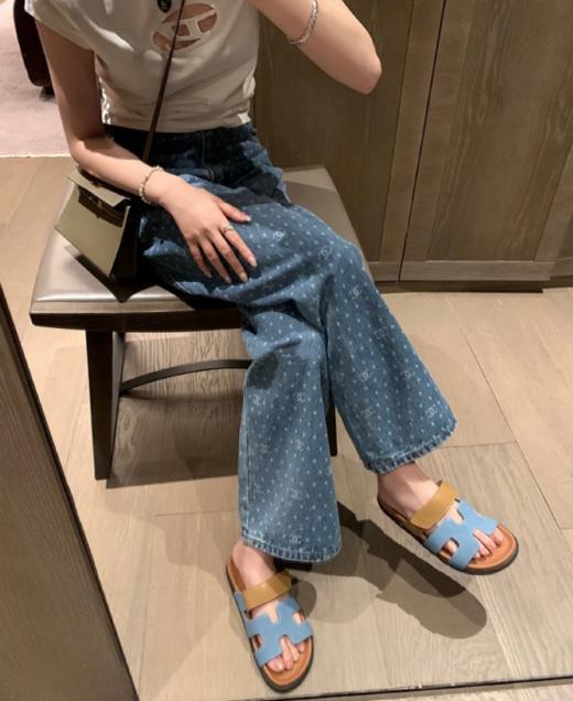 🌿【时尚厚底外穿H二舅拖A17🤤】💜1、鞋垫踩起来软软哒好舒服🔹 ✅ 2、魔术贴可以调整，包容任何脚型 👏 商品图0