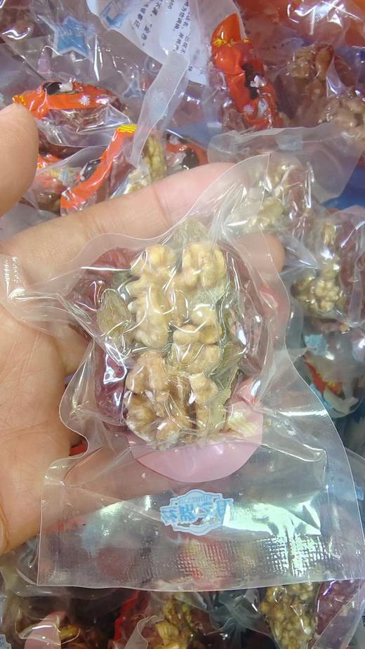 平价优选：新疆五彩果干版枣夹核桃，全新三重口感，脆酸醇味觉盛宴500g/袋*1 商品图1