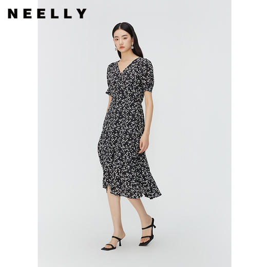 NEELLY纳俪商场同款桑蚕丝V领碎花连衣裙女下摆不规则显瘦中长裙N24045Y01107 商品图0