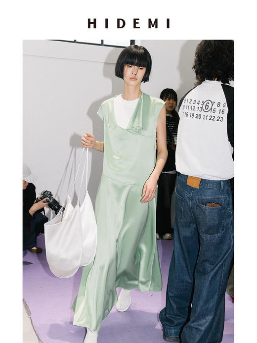 HIDEMI 极简不对称纽扣镂空设计感无袖缎面系列连衣裙/上衣 商品图6