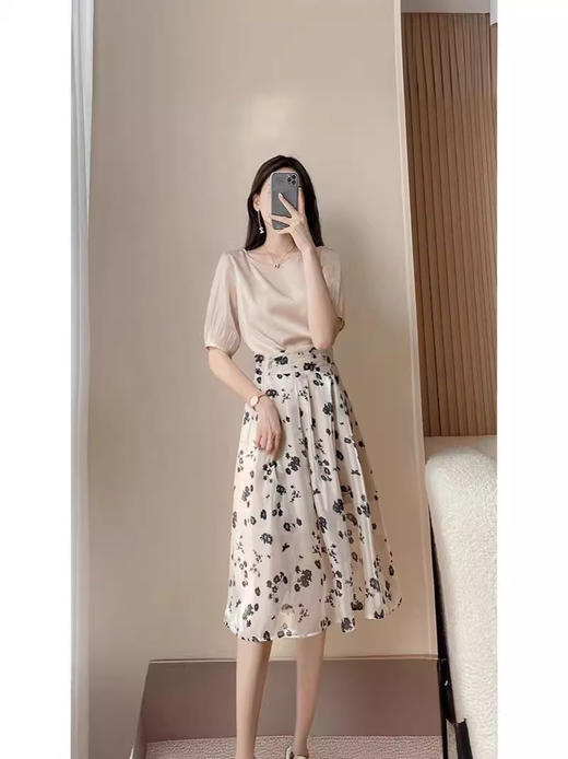 御姐轻熟风港味冷淡高级感套装法式茶歇名媛长裙绝美碎花连衣裙夏-ym 商品图1