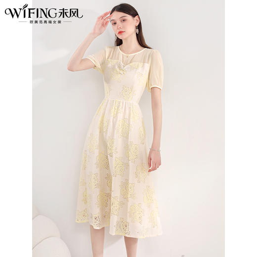 未风杏色重工蕾丝连衣裙女夏2025夏季新款时尚泡泡袖收腰减龄裙子 商品图0
