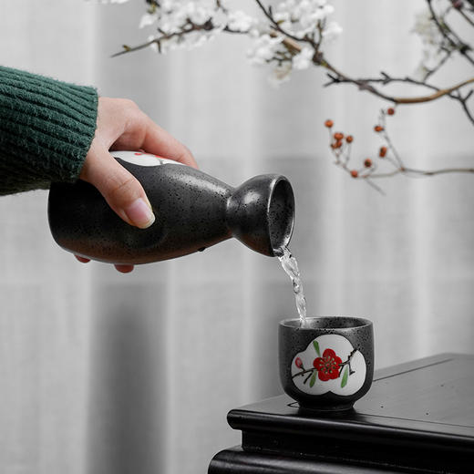 日式酒器一人饮创意陶瓷酒具分酒器清酒白酒杯子小酒盅烈酒杯烧酒壶黑梅套装 商品图1
