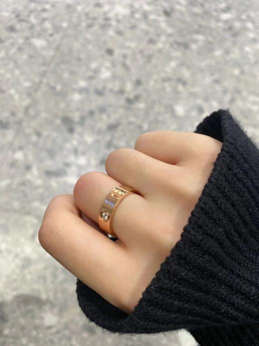 卡地经典低调简约戒圈  𝐥𝐨𝐯𝐞经典系列钛钢+‌V金+‫施华洛钻 商品图7