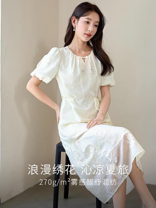 【专属特价】熙世界雾感醋酸新中式连衣裙2025新款泡泡袖绣花仙女裙国风裙子 商品图1