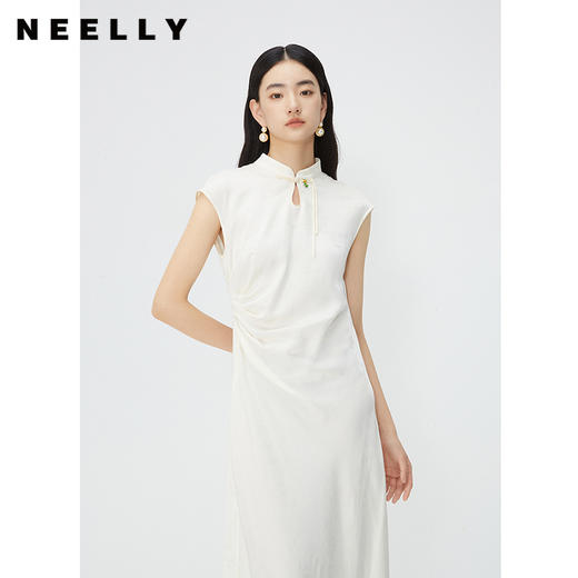 NEELLY纳俪商场同款国风立领盘扣无袖连衣裙女白色褶皱收腰中长裙N24045Y01114 商品图1