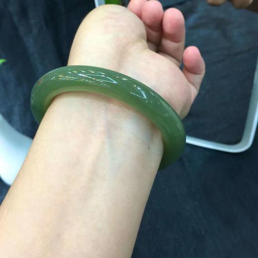 和田玉湖水绿手镯 商品图0