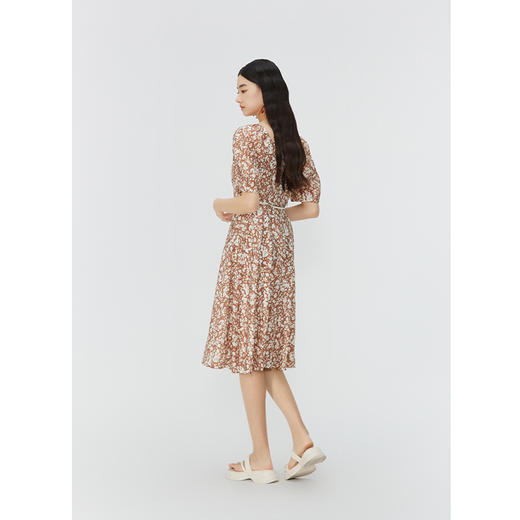 NEELLY纳俪商场同款夏季莱赛尔碎花连衣裙女气质插肩袖方领中长裙N24045Y01112 商品图3