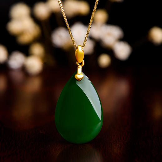 周六福旗舰店和田玉吊坠女金镶玉黄金足金碧玉水滴挂件节日礼物 商品图3