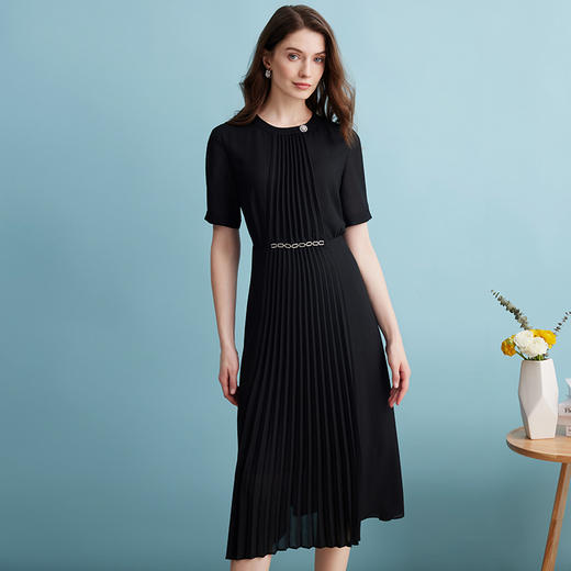 EITIE爱特爱夏季新款气质收腰压褶高级垂坠连衣裙B2407314 商品图3