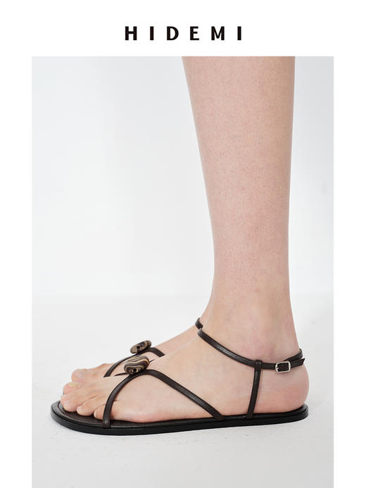 HIDEMI 昨日我是月亮系列月亮石交叉带设计感平底凉鞋 乌木棕/白色 商品图10