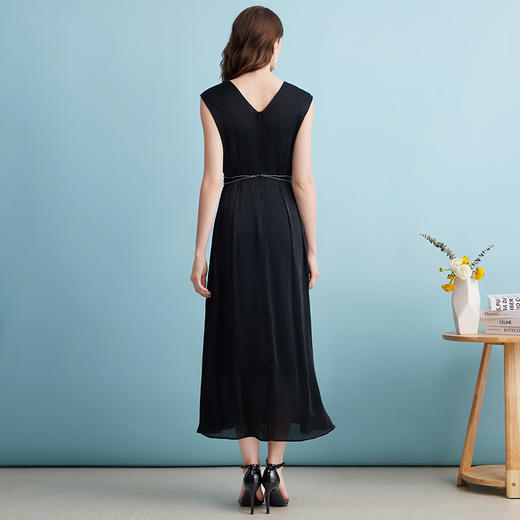 EITIE爱特爱夏季新款气质优雅高腰V领显瘦礼服长裙连衣裙7477103 商品图4