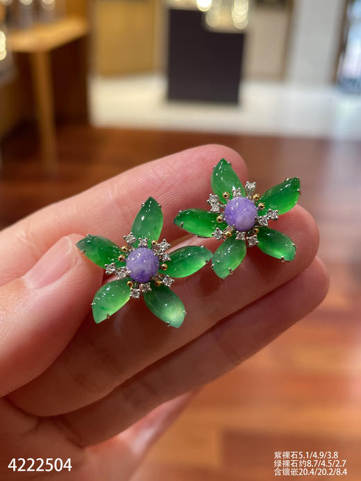 4222504、花朵耳钉。具体价格微信咨询 商品图0
