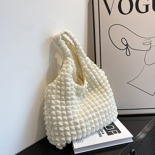 「四色可选！韩国ins风」少女洋气云朵泡芙花朵单肩包 女新款夏帆布简约手提包配饰 商品图0