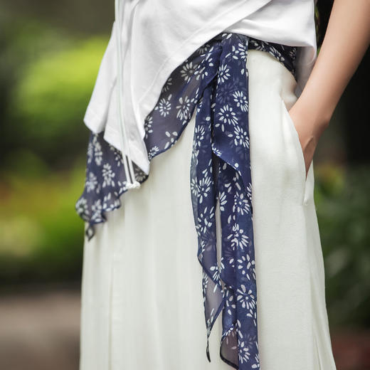 【林栖设计小店】【现货】生活在左蓝印花真丝三角巾丝巾发饰配饰2932248/2962258Y 商品图7