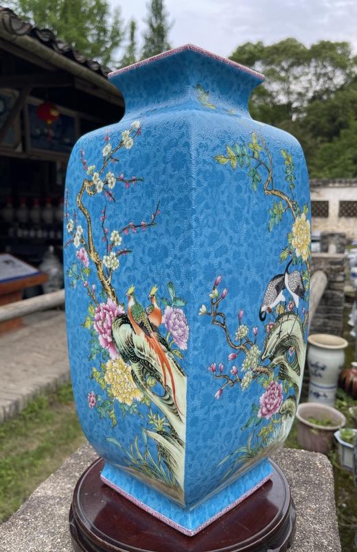 蓝地扒花花鸟四方瓶 商品图1