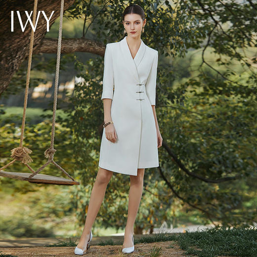 IWY/气质白色简约西装连衣裙女夏季薄款七分袖医美工作服职业套裙Q1131 商品图0