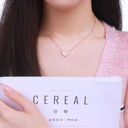 周大生S925银爱心白贝项链女设计感锁骨链 商品图1