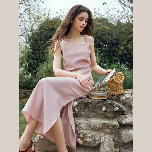 OLrain欧芮儿法式粉色连衣裙女夏季2024新款气质不规则吊带中长裙 商品图1