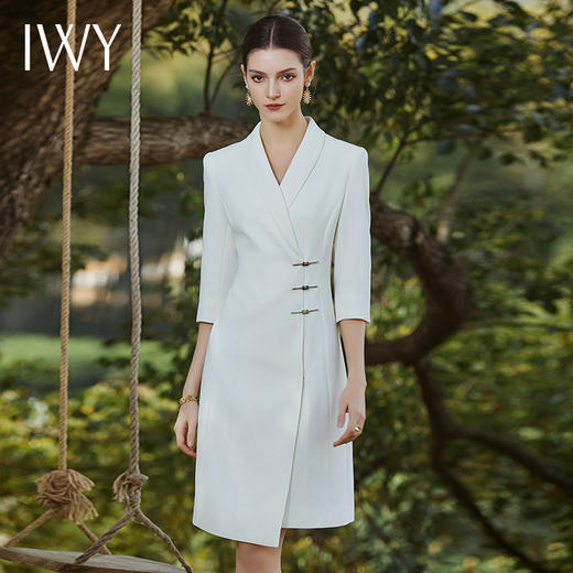 IWY/气质白色简约西装连衣裙女夏季薄款七分袖医美工作服职业套裙Q1131 商品图1