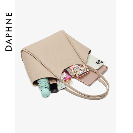 【拍一发四199元】达芙妮Daphne时尚轻奢气质托特包组合】赠送+化妆包+链条包+墨镜  春夏时尚百搭 显气质！ 商品图4