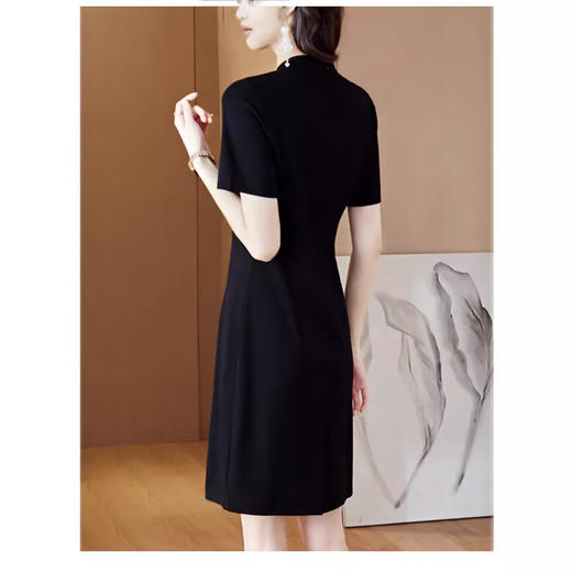 AHM-9086法式名媛风钉珠圆领连衣裙夏季新款简约时尚休闲减龄小黑裙 商品图3