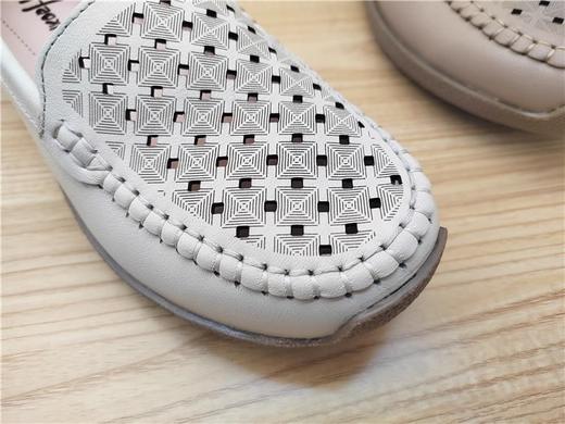 2023豪行夏季新款23246028真皮休闲平跟女鞋凉鞋  特大码鞋 商品图1