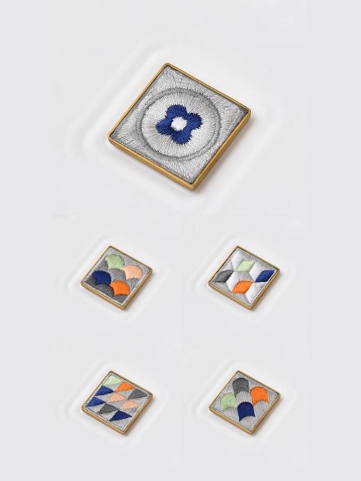 见南花 | 刺绣黄铜花砖胸章 齐针丝绣创意配饰徽章礼物定制logo 商品图1