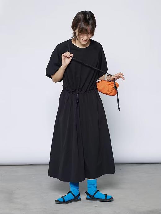 步履不停/4A31120C/速干吸汗轻薄黑色短袖连衣裙A字长裙 商品图1