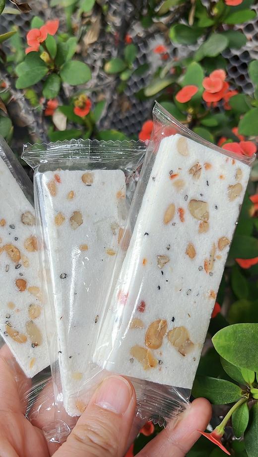 【天鲜萌千层茯苓八珍糕】📢 🆘买2袋送1袋 到手3袋 💰只要29.9元 🔊流传百年！宫廷小吃。🌈 配料干净 ✅无添加蔗糖 ✅内含坚果 营养丰富  商品图7