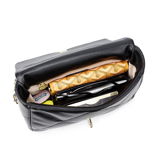 【恬妈推荐】MICAREL KMOR 新款斜挎单肩女包菱格链条小方包MK8988 商品图5