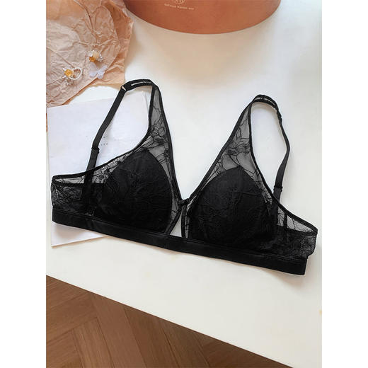 【2人成团更优惠】轻盈裸感 19姆米素绉缎 蚕丝镜花水月文胸 法式花朵蕾丝 亲肤透气 贴合身型 触感顺滑 商品图6